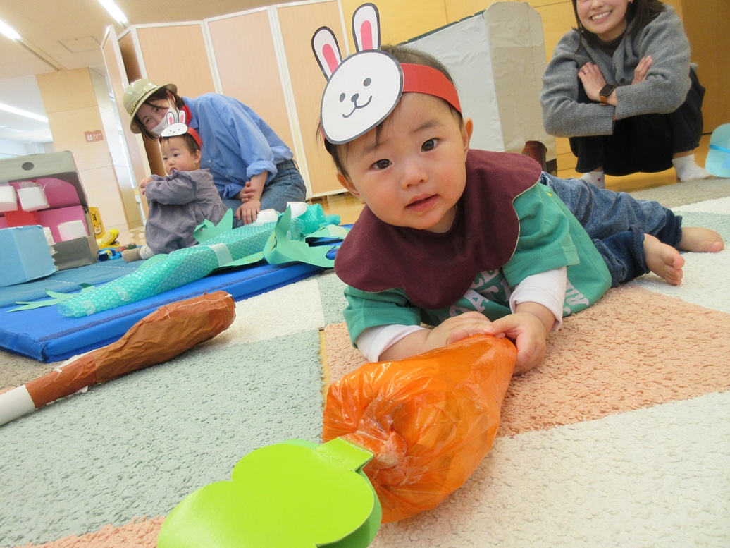 大きい人参シマウマさん食べる？🥕