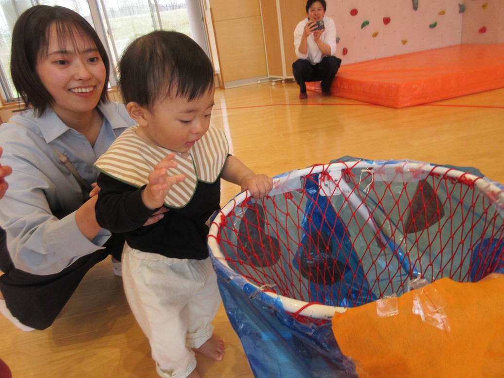 大空を泳ぐ鯉のぼりの様に、元気にすくすく大きくな～れ🎏